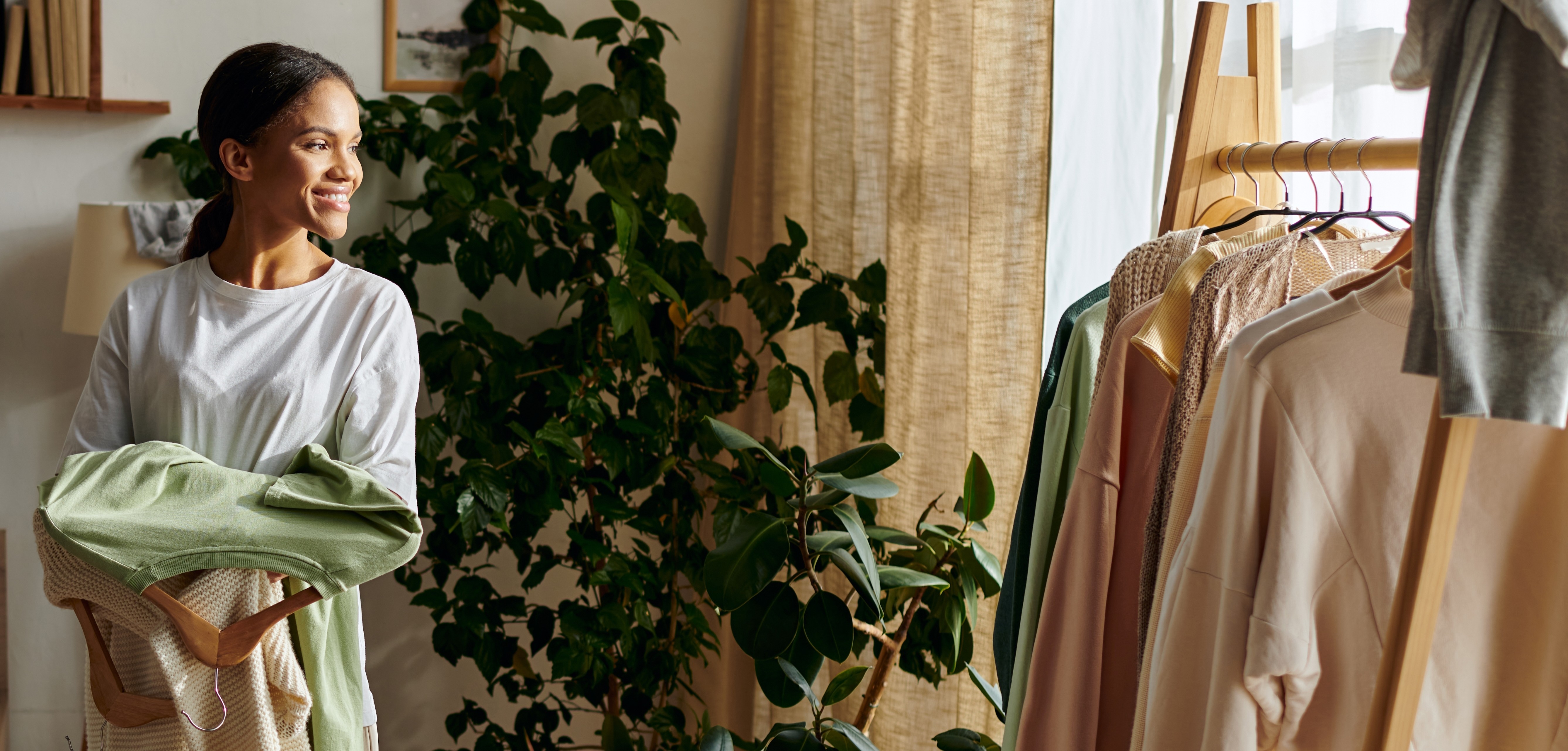 Laundry Cropped Shutterstock 2560058023